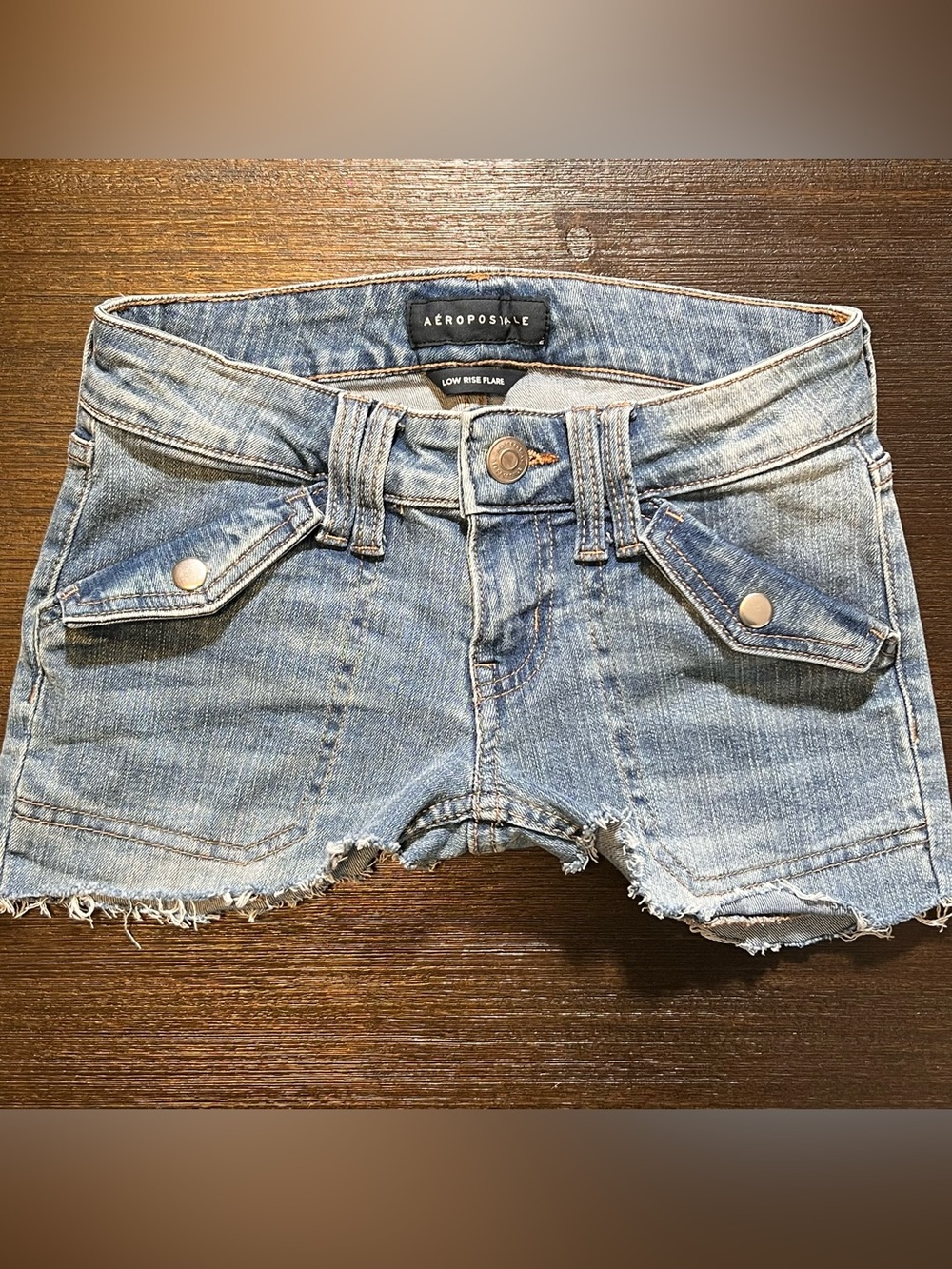 Aeropostale Light Wash Denim Low Rise Frayed Hem Women's Shorts